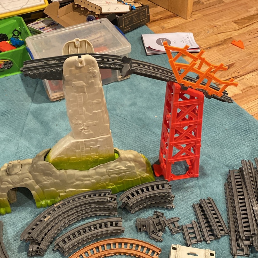 Huge lot Thomas and Friends Track and engines - Picture 9 of 9